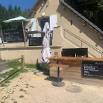 Le Cafe Creme Jardin Parking דירה